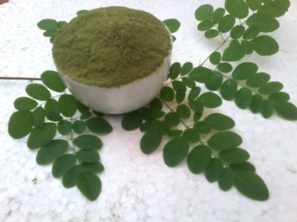 Raw moringa leaf powder